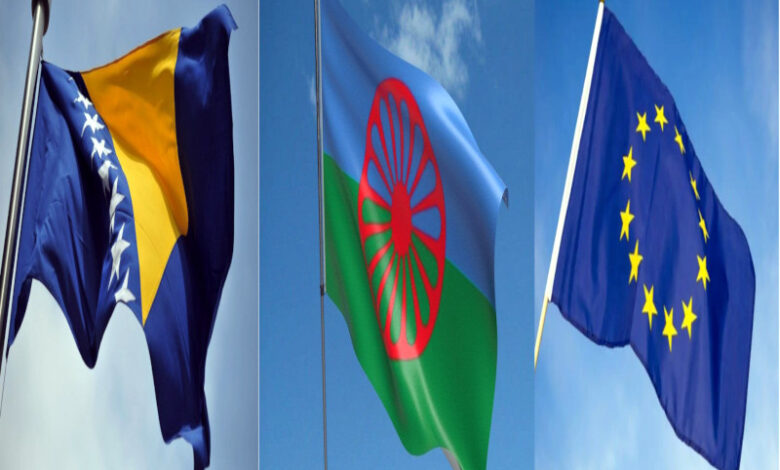 Zastava Bosne i Hercegovine, romska zastava i zastava Evropske unije.